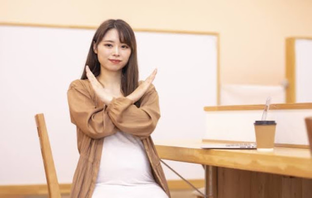 頭皮アートメイクでは基本的に麻酔を使わないと伝える女性